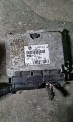 Volkswagen Polo IV 9N3 Engine control unit/module 036906034KG