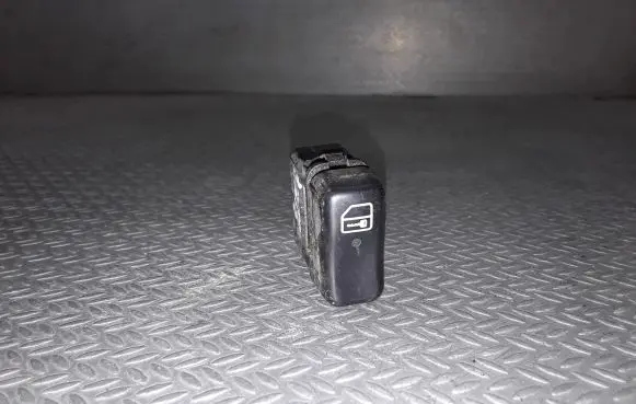 Mercedes-Benz Vito Viano W638 Central locking switch button 0045450907