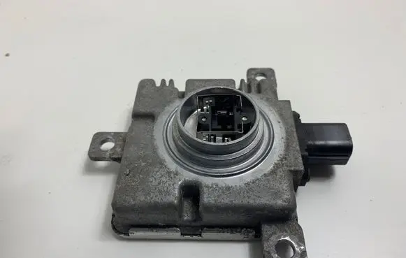 Honda CR-V Headlight ballast module Xenon W3T21571 W3T215712925