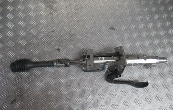 Volkswagen Multivan T5 Steering column universal joint 