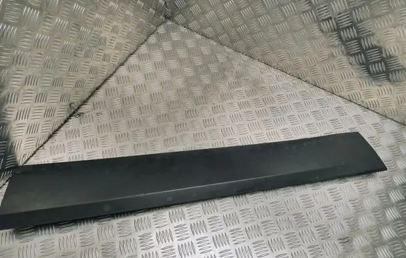 Jeep Cherokee Front door trim (molding) 1YW33TRMA