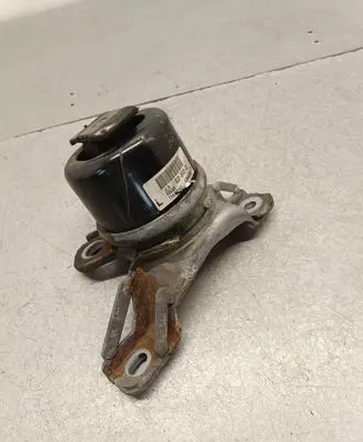 Engine mount bracket