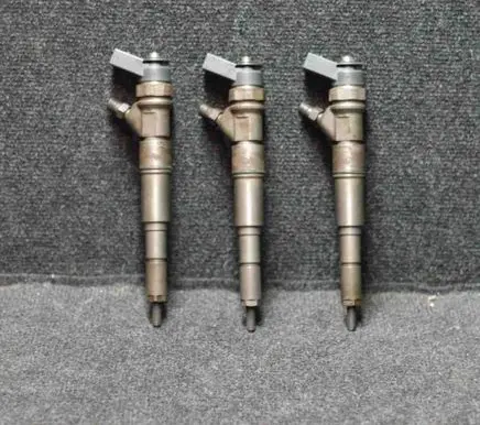 BMW 3 E90 E91 Fuel injectors set 7794435