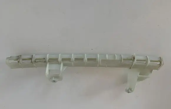Audi Q5 SQ5 Rear door windshield rail 8R0839068