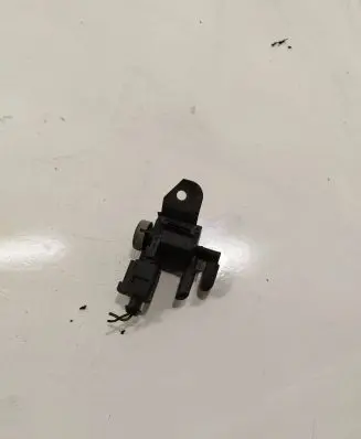 Volkswagen Touran I Turbo solenoid valve 1k0906283