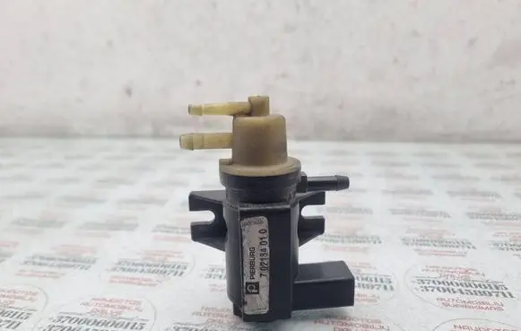 Volkswagen Touareg I Turbo solenoid valve 702184010