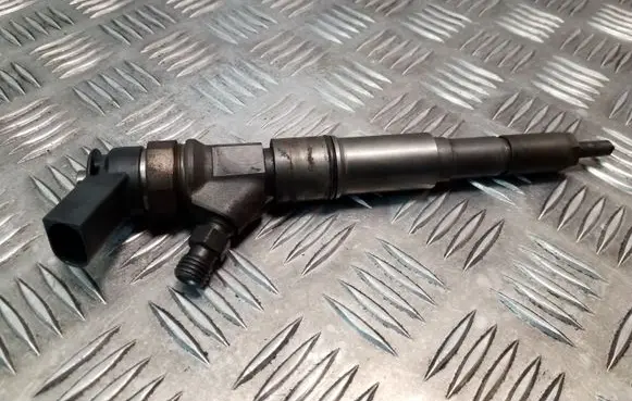 BMW 5 E60 E61 Fuel injector 0445110212 7794652
