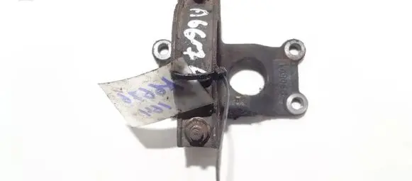 Engine mounting bracket