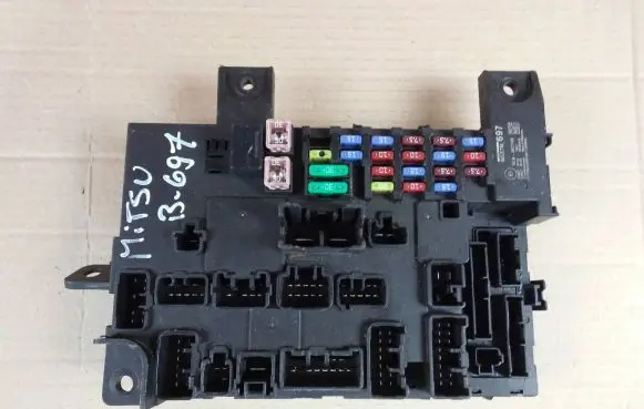 Mitsubishi Outlander BSM Control unit 8637B697