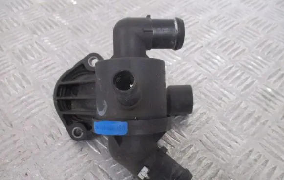Skoda Rapid (120G, 130G, 135G) Thermostat housing 03L121111AE