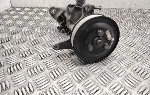 BMW X5 E70 Power steering pump 679646203