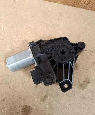 Mercedes-Benz GLC X253 C253 Rear door window regulator motor A2139060502