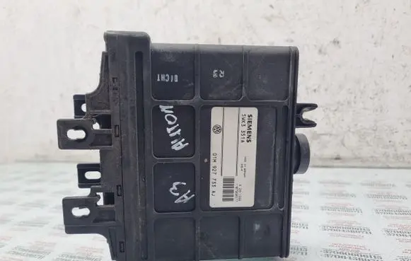 Audi A3 S3 8L Gearbox control unit/module 01M927733AJ