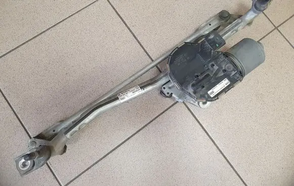 Front wiper linkage and motor