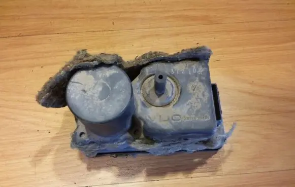 Audi 80 90 S2 B4 Central locking vacuum pump 443862257H