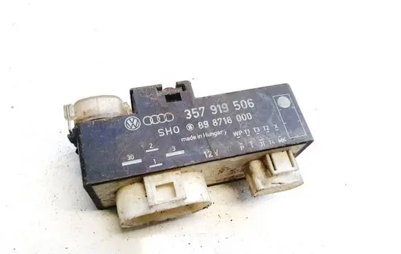 Volkswagen PASSAT B5 Coolant fan relay 357919506a 898718000