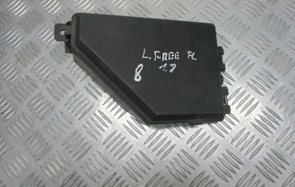 Land Rover Freelander Fuse box set YQE000390