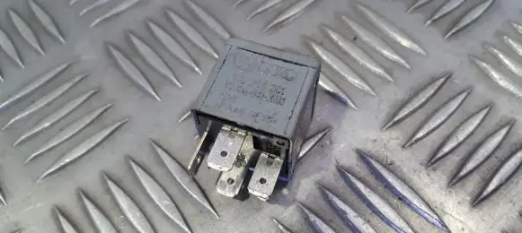 Volkswagen New Beetle Other relay 1J0906381 V23134-B63-X383