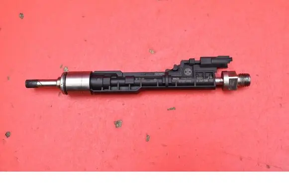 BMW 7 F01 F02 F03 F04 Fuel injector 7639994