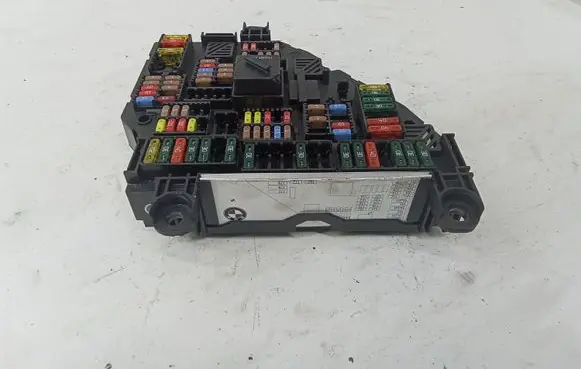 BMW 5 F10 F11 Fuse module 9252813 1670498 1670499