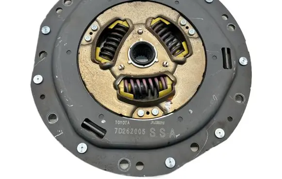 Toyota Yaris Clutch pressure plate OYT25706