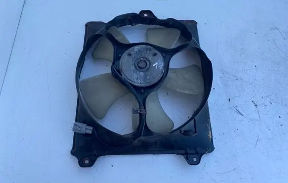 Toyota Avensis T220 Radiator cooling fan shroud
