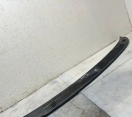 Ford Escort Wiper trim 91AGA02228AF