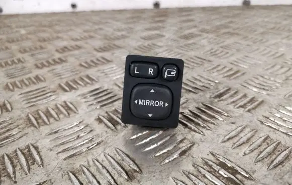 Toyota RAV 4 (XA40) Wing mirror switch 769747D