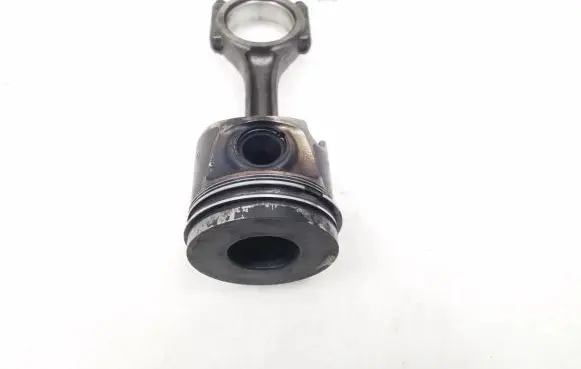 Audi A6 S6 C6 4F Piston with connecting rod
