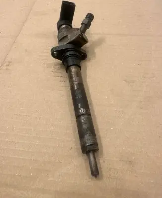 Volvo V70 Fuel injector 9647247280
