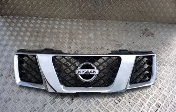 Nissan Pathfinder R51 Front bumper upper radiator grill 82310EB400
