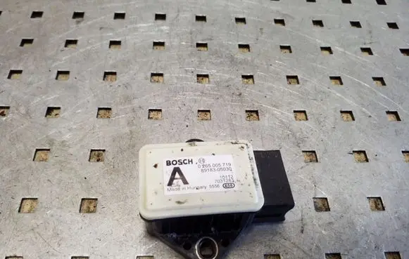 Toyota Avensis T270 ESP acceleration yaw rate sensor 0265005719 8918305030