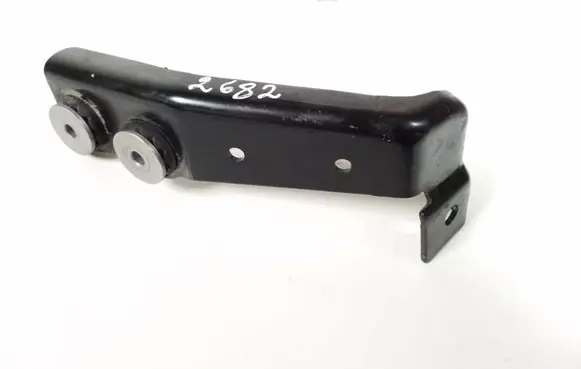 BMW 5 GT F07 Radiator mount bracket 7585390