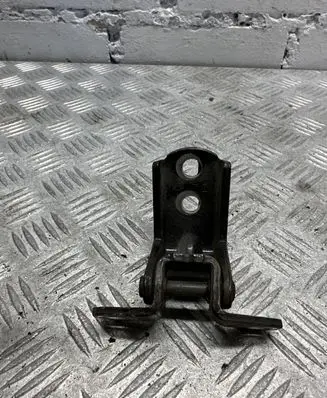 Nissan Navara D40 Rear door upper hinge