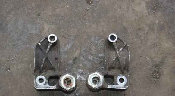 Mercedes-Benz E W211 Sway bar bush bracket, front 2113231226 2113231126