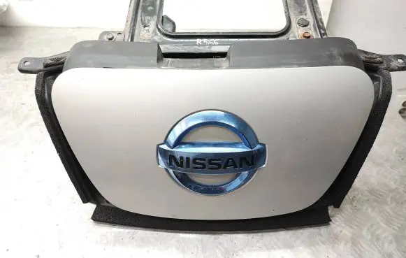 Nissan Leaf I (ZE0) Electric car charge socket 
