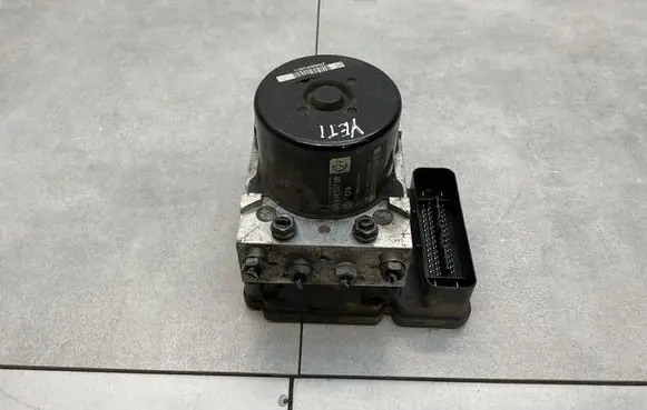 Skoda Yeti (5L) ABS Pump 1K0907379BJ 1K0614517DE
