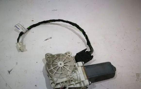 Mercedes-Benz Vito Viano W639 Front door window regulator motor A6395406809