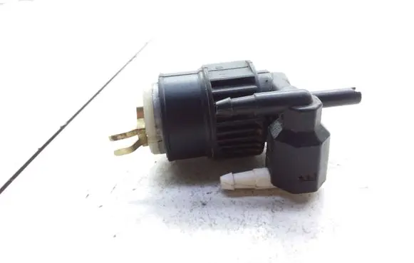 Renault Megane I Windscreen/windshield washer pump