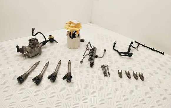 Peugeot 5008 II Fuel injection system set 9821399680 0120031 0445214361
