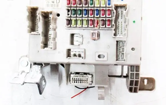 Toyota Land Cruiser (J120) Fuse box set