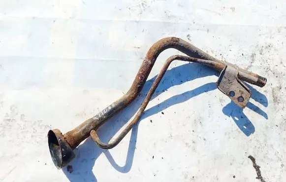 Nissan Primera Fuel tank filler neck pipe 