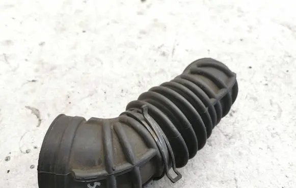 Audi A4 S4 B7 8E 8H Turbo air intake inlet pipe/hose 8E0133556d