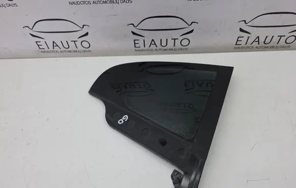 Rear vent window glass