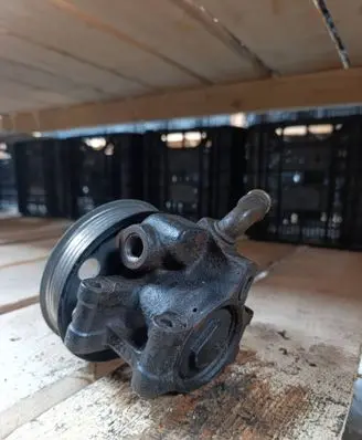Ford Focus Power steering pump XS4E3A733AC