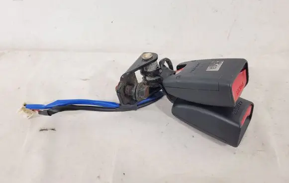 Hyundai i30 Middle seatbelt buckle (rear) 11091613