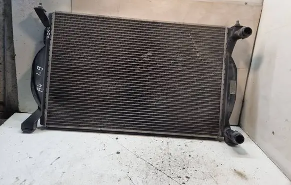Audi A4 S4 B6 8E 8H Coolant radiator 8E0121251A