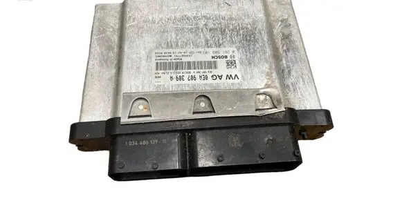 Volkswagen Golf VII Engine control unit/module 0EA907309A 0261S09103
