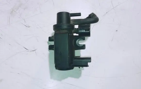 Ford Galaxy Turbo solenoid valve 9645029180 06T220 70096401