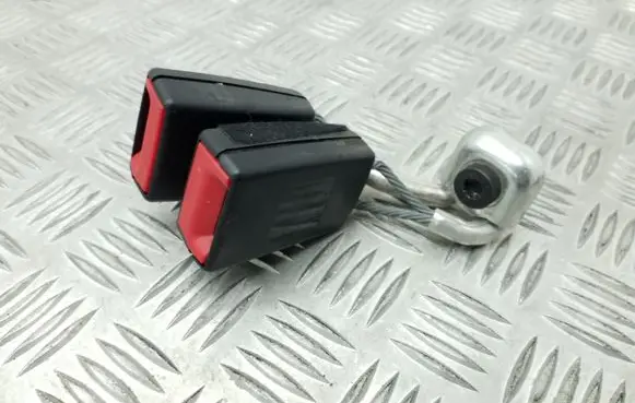 Volkswagen PASSAT B7 Middle seatbelt buckle (rear) 3AA857739B